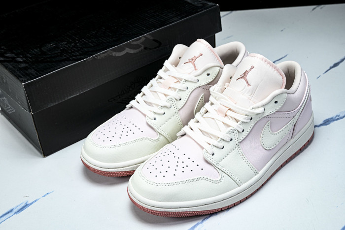Air Jordan 1 Low SE 
