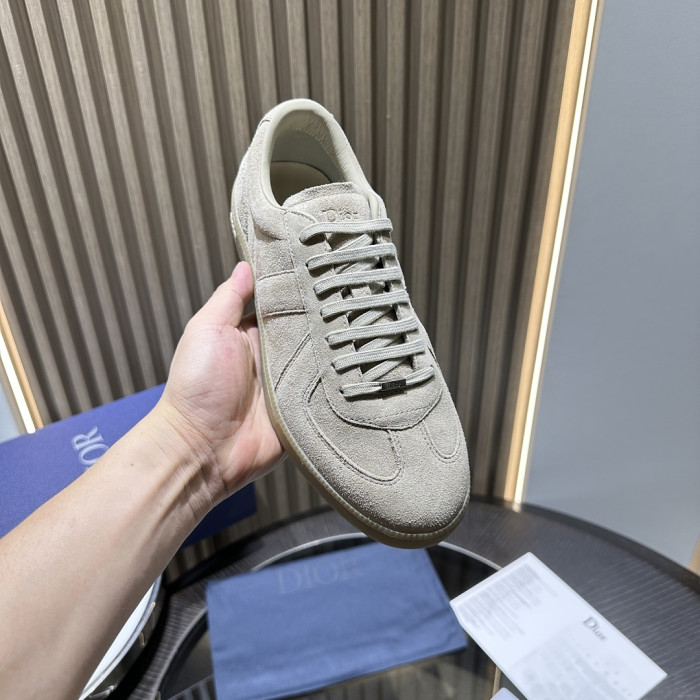 D10R SHOES B01 D896-198