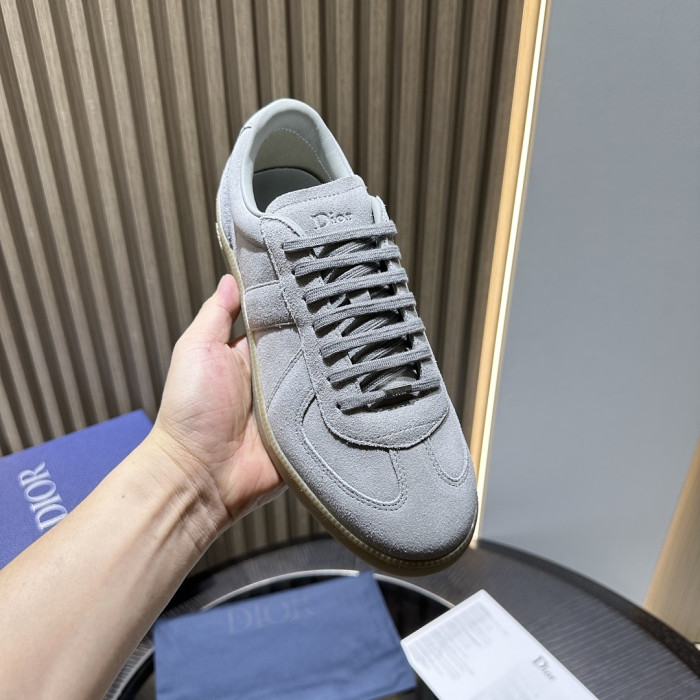 D10R SHOES B01 D896-200