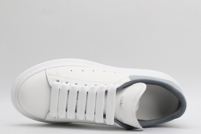 A1exa*der Mcqv*en SNEAKERS