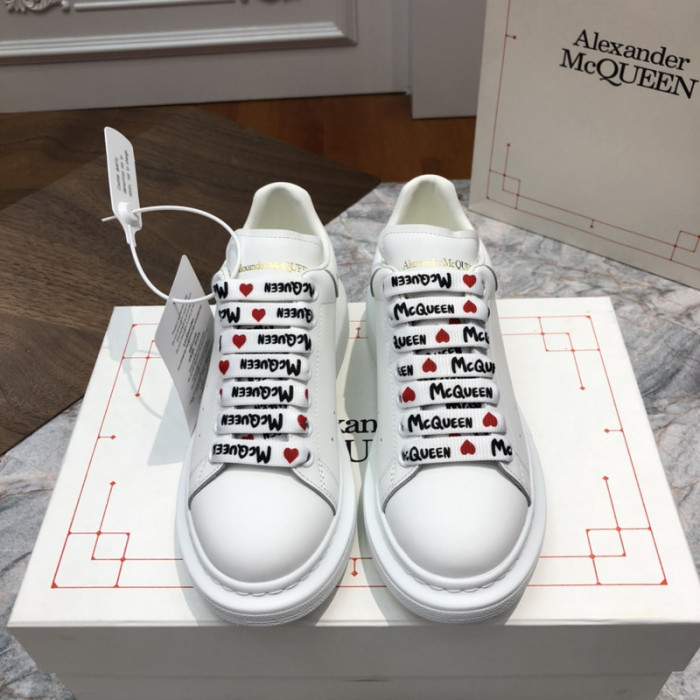 A1exa*der Mcqv*en SNEAKERS