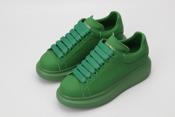 A1exa*der Mcqv*en SNEAKERS