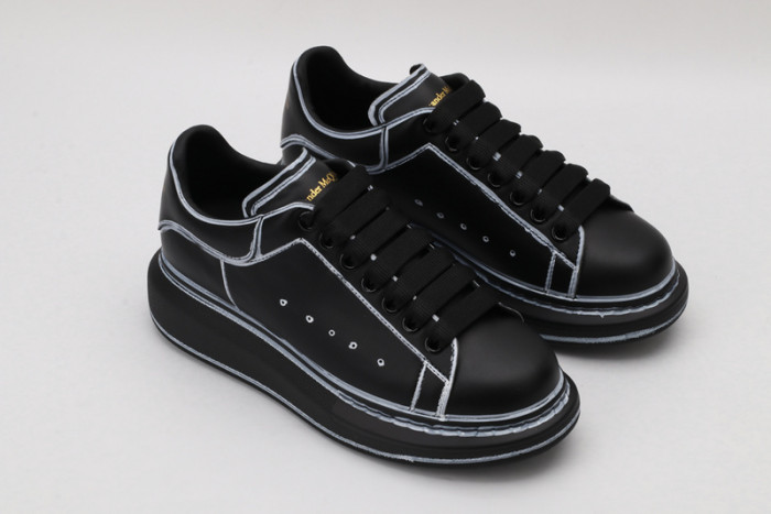 A1exa*der Mcqv*en SNEAKERS