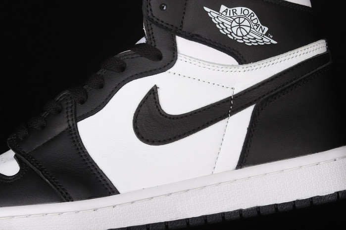 air jordan 1 retro black white (2014) 555088-010