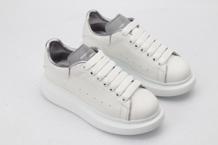 A1exa*der Mcqv*en SNEAKERS with LED MC5563-060