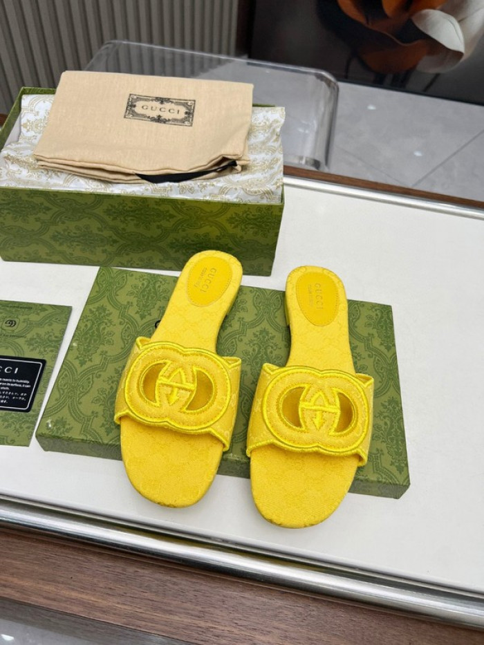 Gv*c SLIPPERS GU568-117