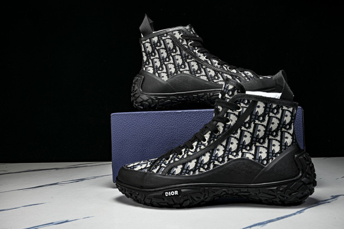 D10R B28 Sneakers High Top