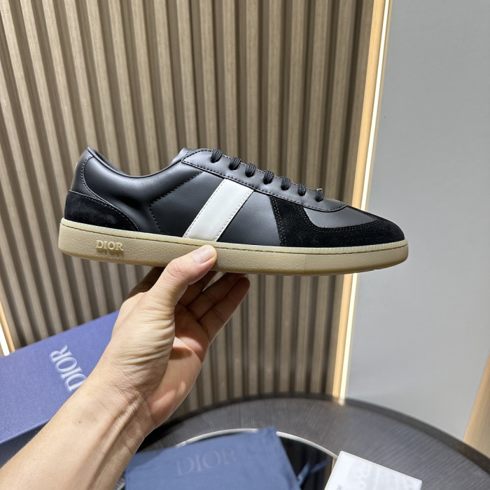 D10R SHOES B01 D896-190