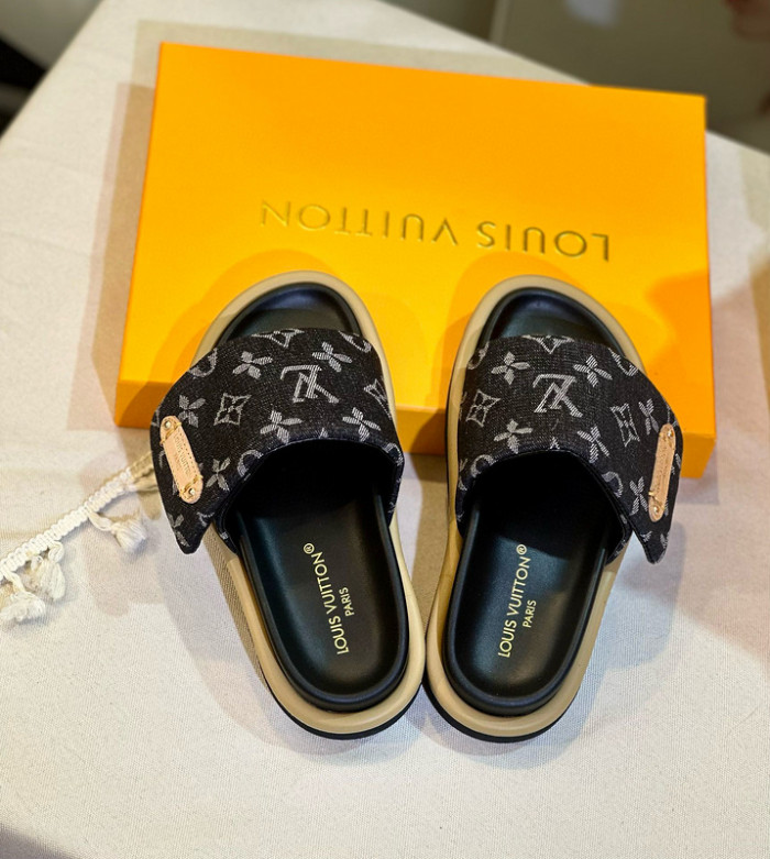 1*V SLIPPERS 11V0107-054