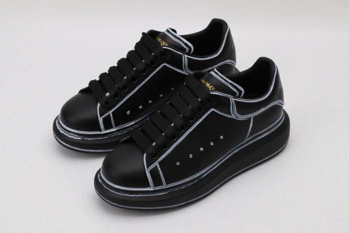 A1exa*der Mcqv*en SNEAKERS