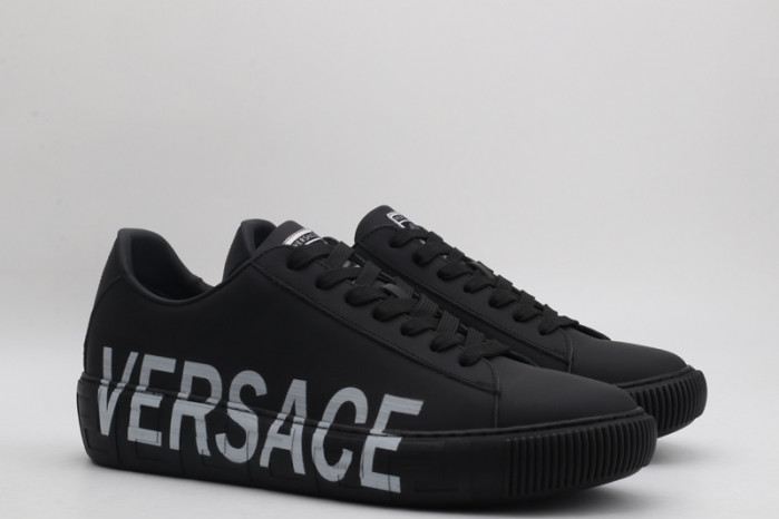 vers sneakers