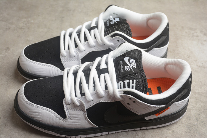 tightbooth x nike dunk low sb fd2629-100