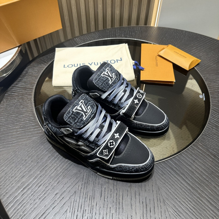 1V SNEAKERS 1V0425-139