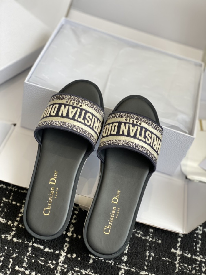 D10r SLIPPERS DS258-084
