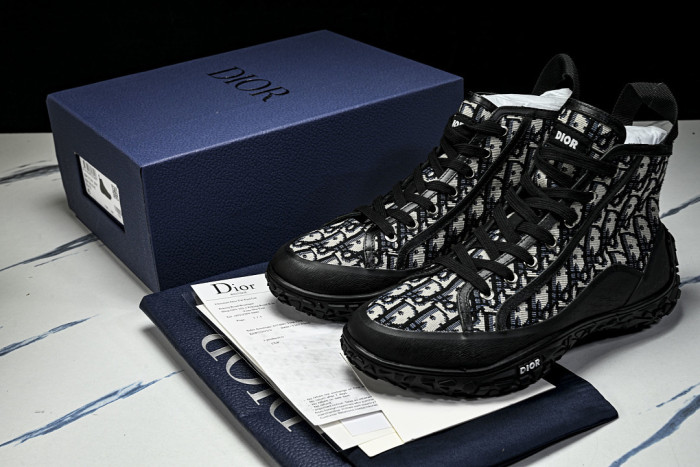 D10R B28 Sneakers High Top