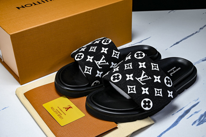 1*V SLIPPERS 11V0107-125