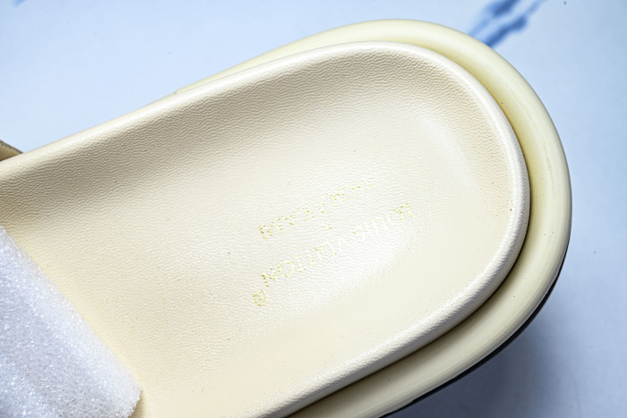 1*V SLIPPERS 11V0107-126