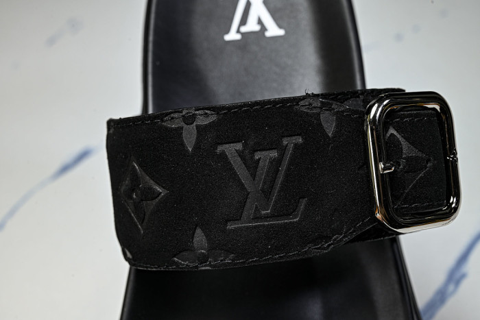 1*V SLIPPERS 11V0107-160