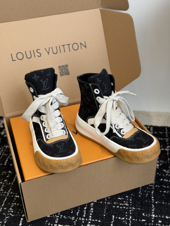 1V SHOES 1VS942