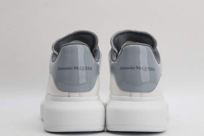 A1exa*der Mcqv*en SNEAKERS