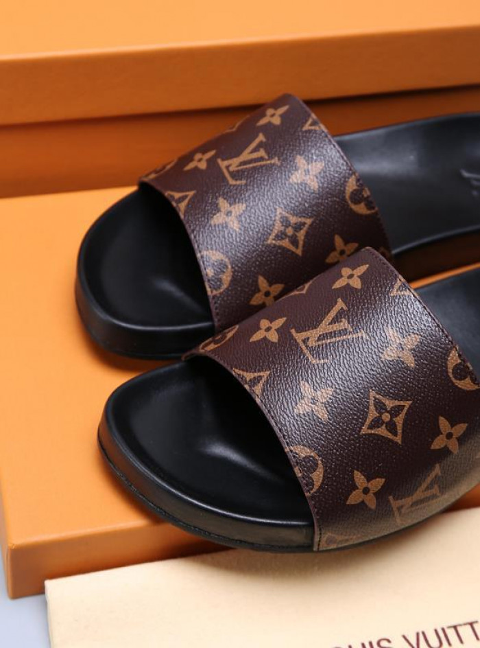 1*V SLIPPERS 11V0107-037