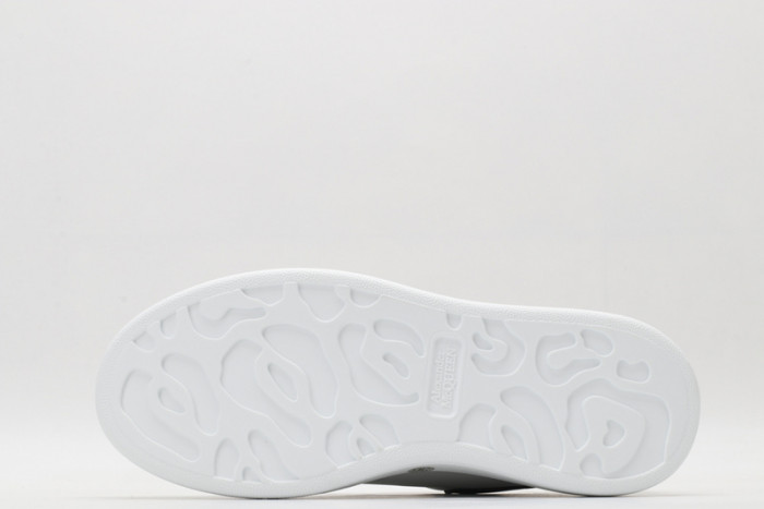 A1exa*der Mcqv*en SNEAKERS