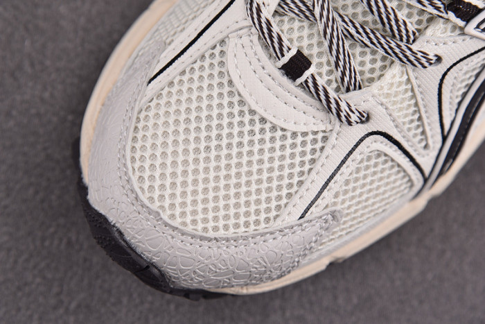 As*ic*s 1011b895-200