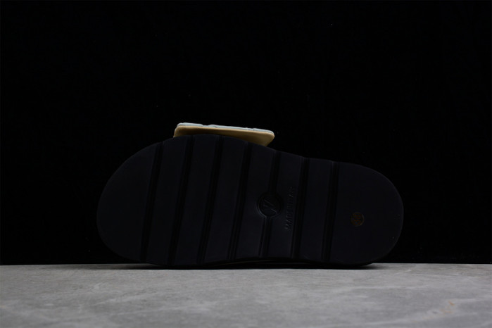 1*V SLIPPERS 11V0107-062