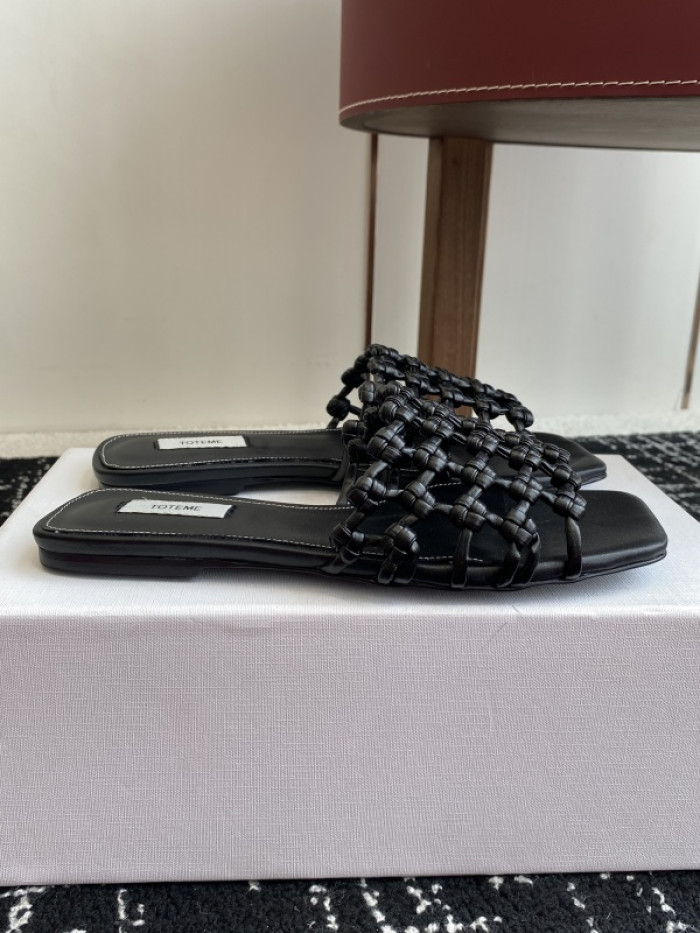 Toteme Slides OT0104-031