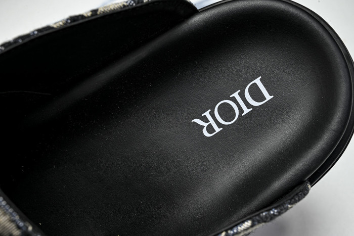 D10r SLIPPERS DS258-099