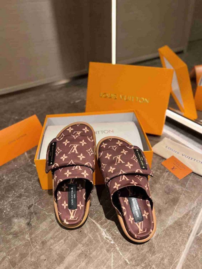 1*V SLIPPERS 11V0107-015