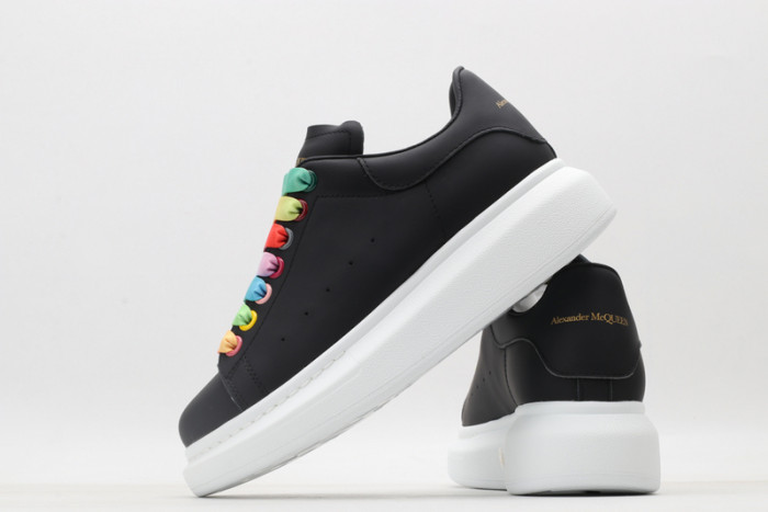 A1exa*der Mcqv*en SNEAKERS
