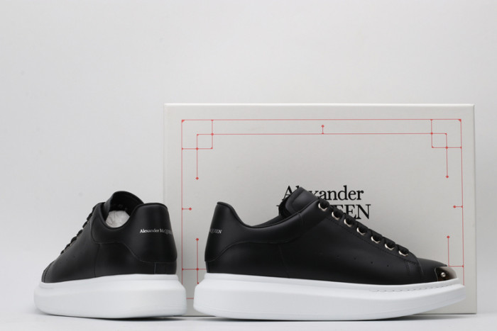 A1exa*der Mcqv*en SNEAKERS