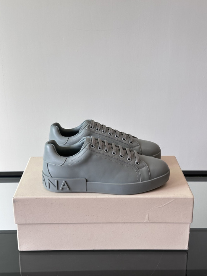 D.G. Sneakers DG210-180