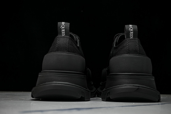 A1exa*der Mcqv*en SNEAKERS MC5200506
