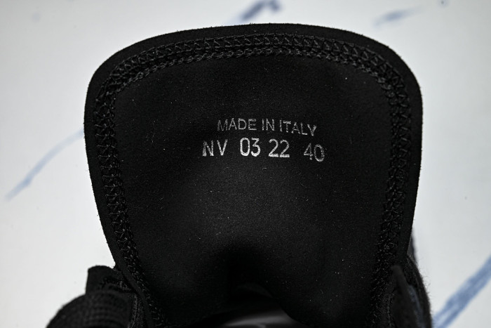 D10R B23 Sneakers 201122