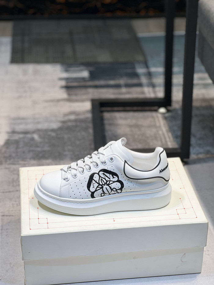 A1EXANDER M*QUEEN SNEAKERS WHGP7-143