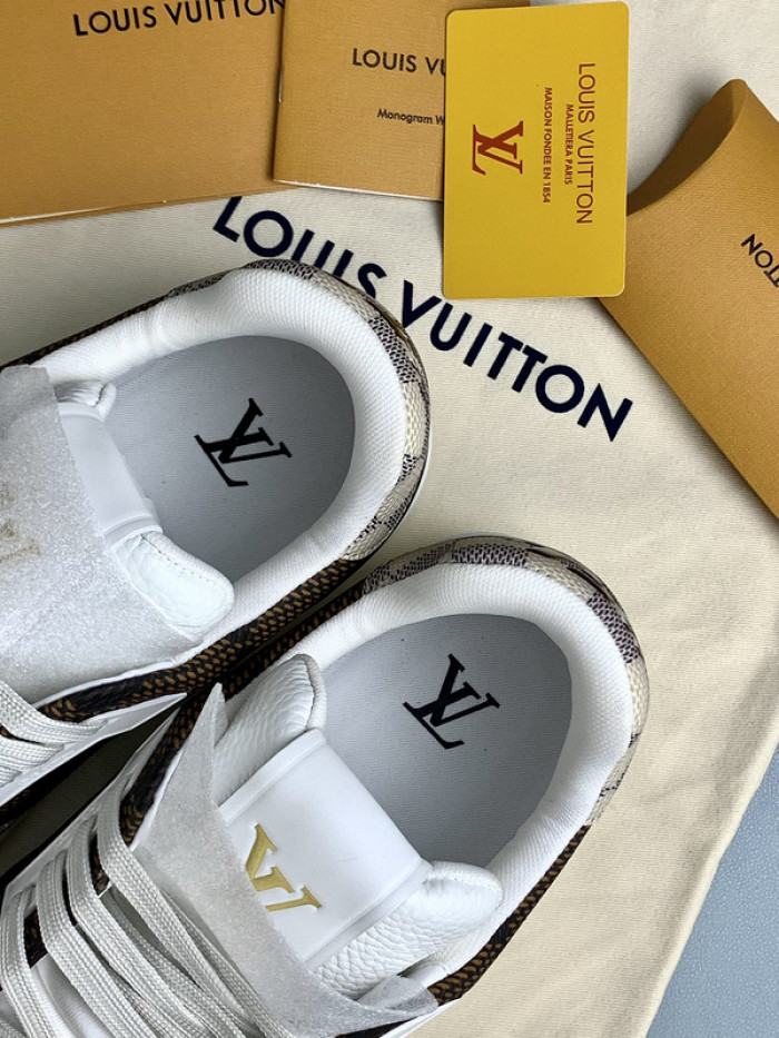 1V SNEAKERS 1V0425-229