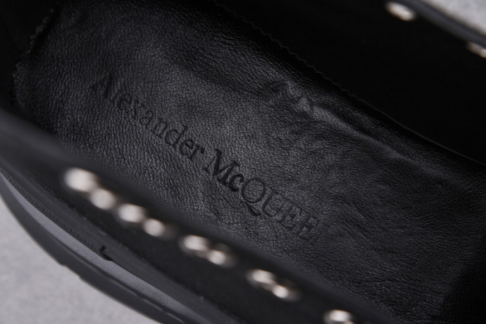 A1exa*der Mcqv*en SNEAKERS