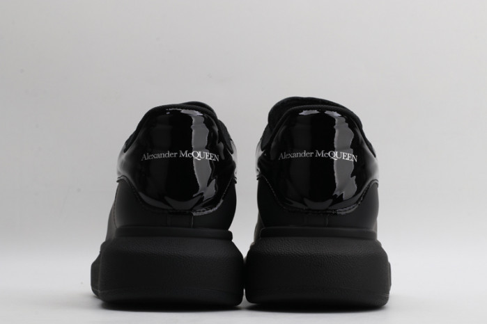 A1exa*der Mcqv*en SNEAKERS