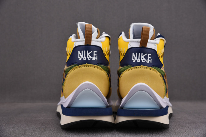 sacai x jean paul gaultier x nike vaporwaffle dh9186-200