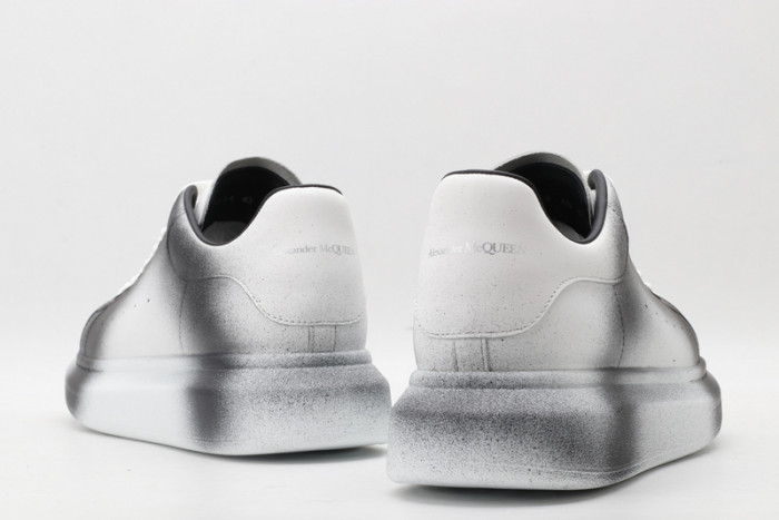 A1exa*der Mcqv*en SNEAKERS MC5563-081