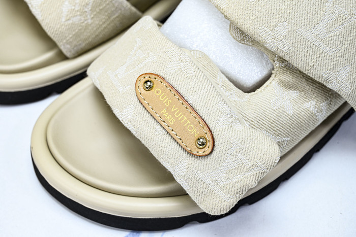 1*V SLIPPERS 11V0107-112