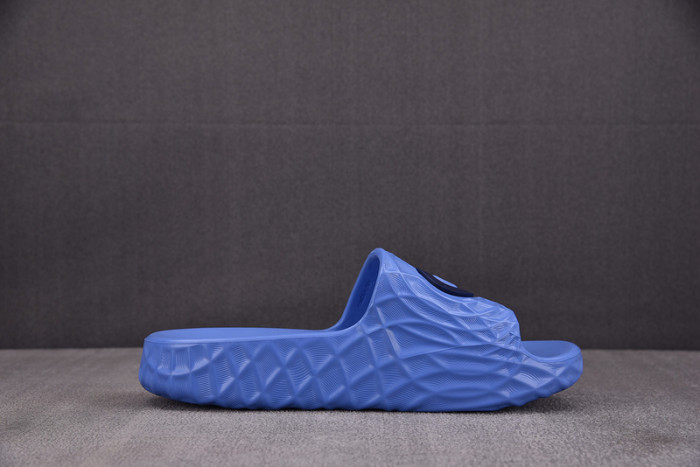 Gv*c SLIPPERS GU568-128