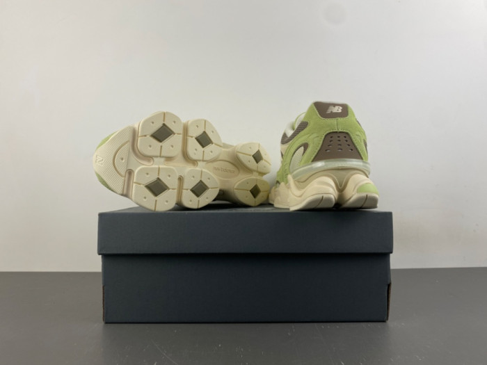 New Ba1an*e Wmns 9060R 